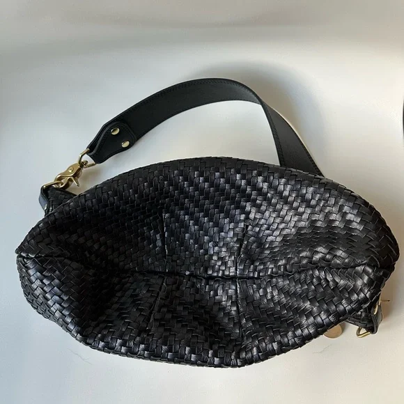 Clare V. Moyen Messenger - Picture 5 of 10